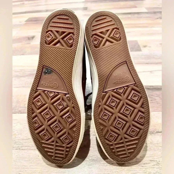 NWOT Converse Chuck Taylor II Hi Leather Sneakers - Picture 4 of 5